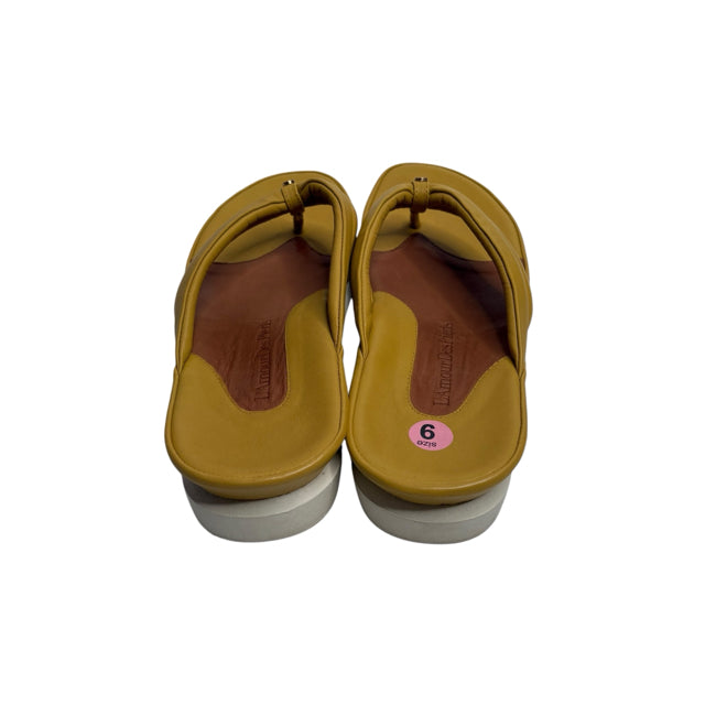 L'AMOUR DES PIEDS Size 9 Gold Flip Flop SHOE