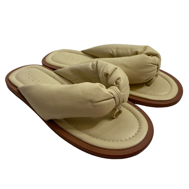 VICENZA Size 6 Cream Thong Sandal Puffy NWOT SHOE