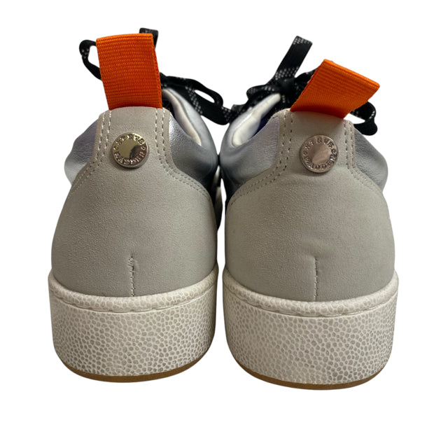 STEVE MADDEN Size 6 1/2 White/Black Sneaker NWOT SHOE