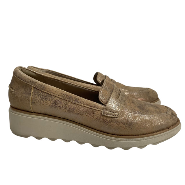 CLARKS Size 10 Gold Loafer Metallic SHOE