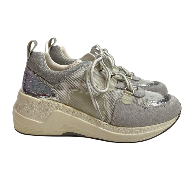CAFE NOIR Size 37 White/Silver Sneaker Metallic NWOT SHOE