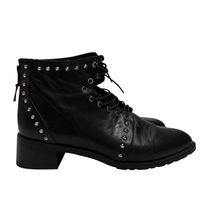 WEITZMAN Size 7 Black Laced Leather SHOE