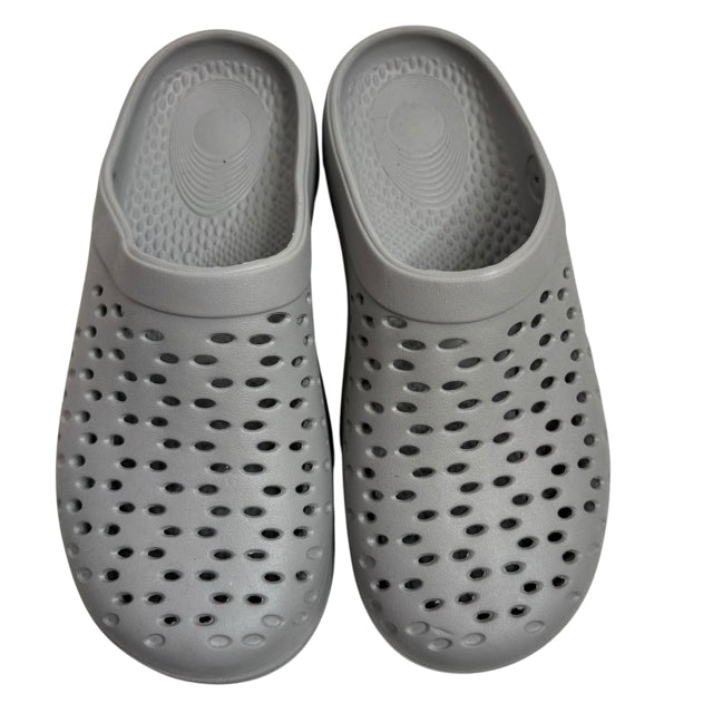 REVITALIGN Size 7 Gray Clog Plastic SHOE