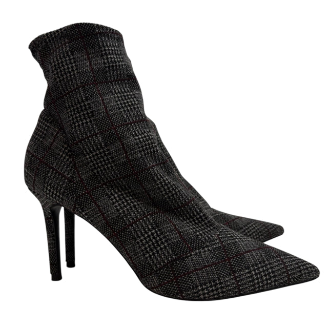 CHARLES Size 9 1/2 Gray/Black Ankle Plaid BOOT