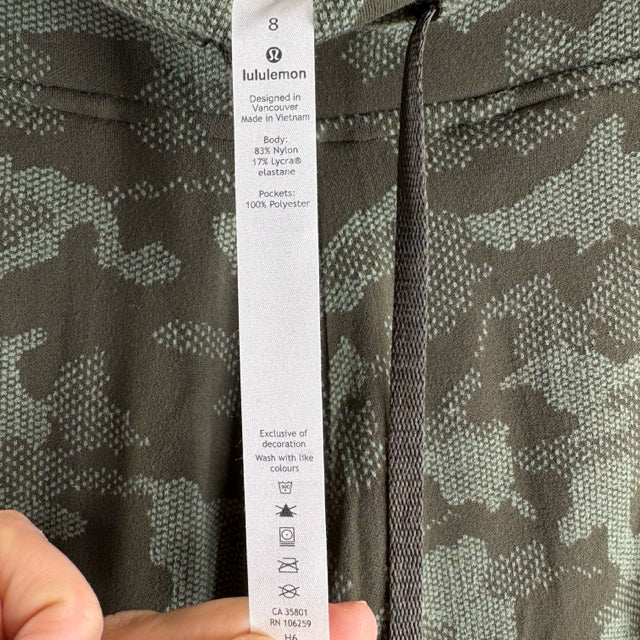 LULULEMON Size 8 Green Camo Drawstring ACTIVE PANT