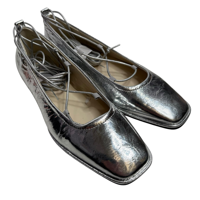 DOLCE VITA Size 8 1/2 Silver NWT SHOE