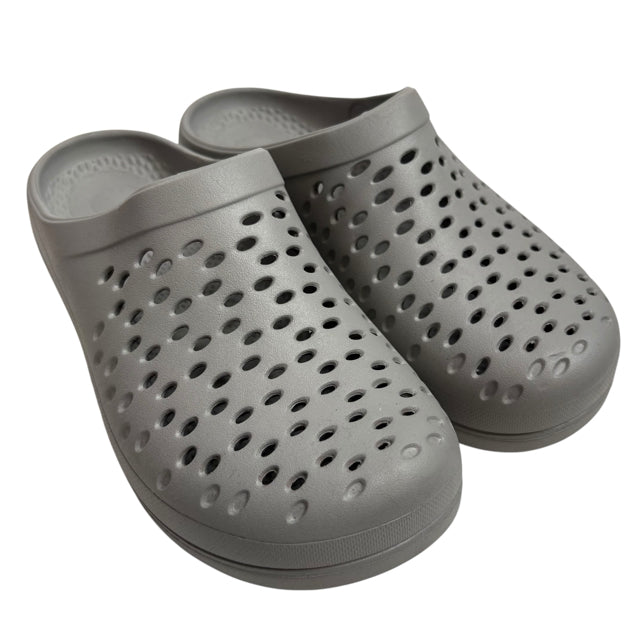 REVITALIGN Size 7 Gray Clog Plastic SHOE