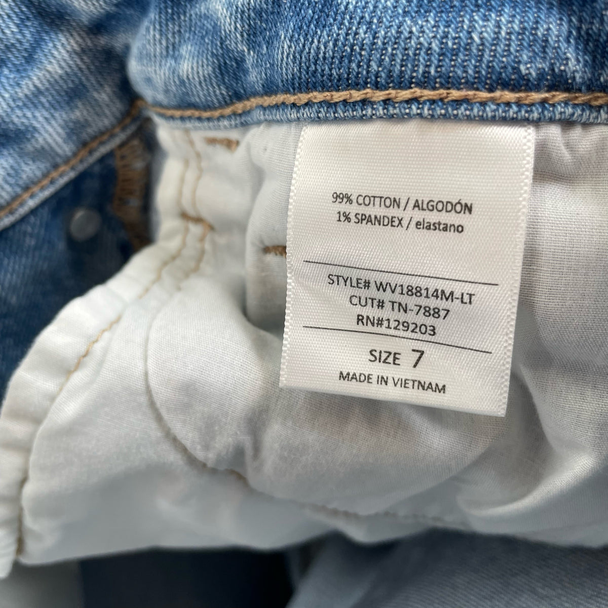 CELLO Size LARGE Light Blue Waist Detail Denim JEANS