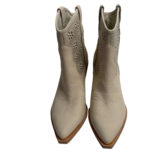 DOCE VIVA Size 9 Cream Western NWT BOOT