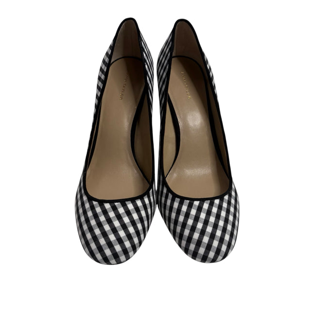 ANN T Size 9 1/2 B/W Pump SHOE