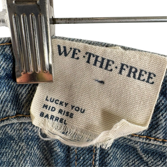 WE THE FREE Size 28 Blue JEANS