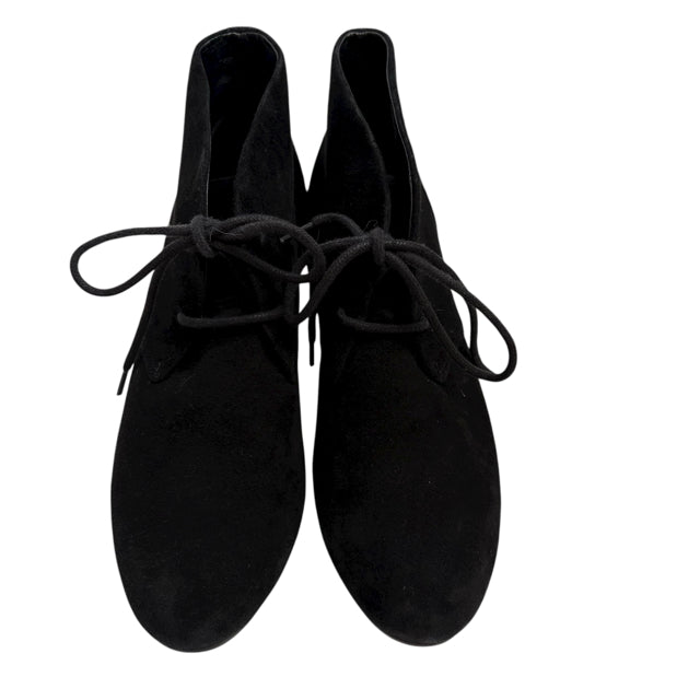 CLARKS Size 8 Black Laced Suede BOOT