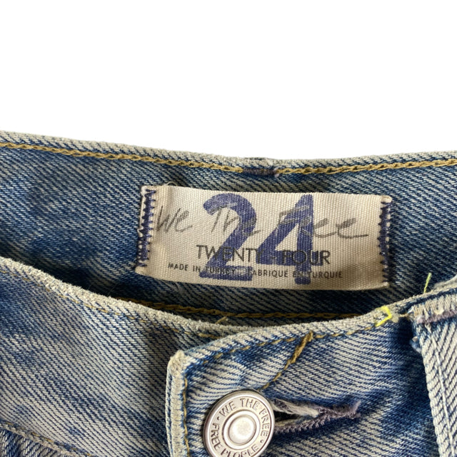 WE THE FREE Size 24 Light Blue Distressed Denim JEANS