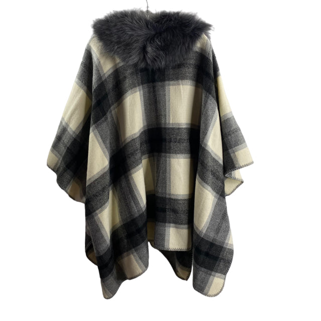 STEVE MADDEN Gray/Cream Acrylic Plaid WRAP