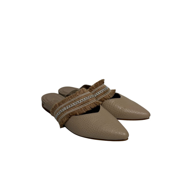 KAANAS Size 8 Tan Slide Faux Leather SHOE