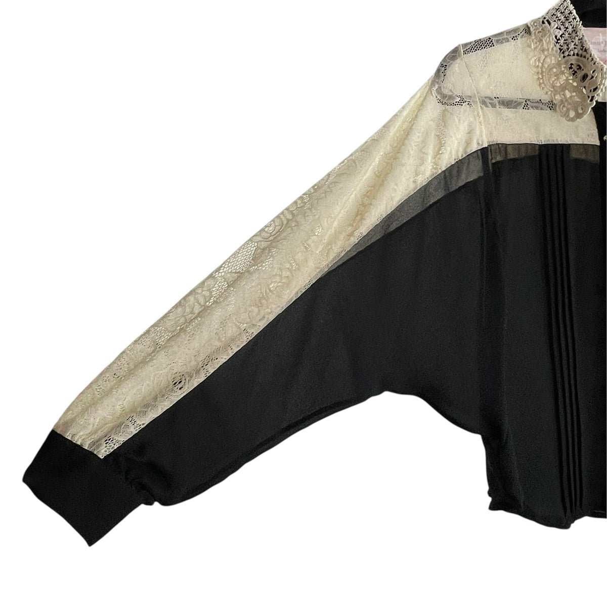 ROMEO & JULIET Size SMALL Black/Cream Lace details Long Sleeve B'front TOP