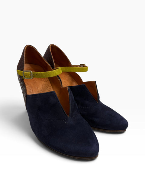 CHIC MIHARA Size 37 Navy/Multi T-Strap Suede SHOE