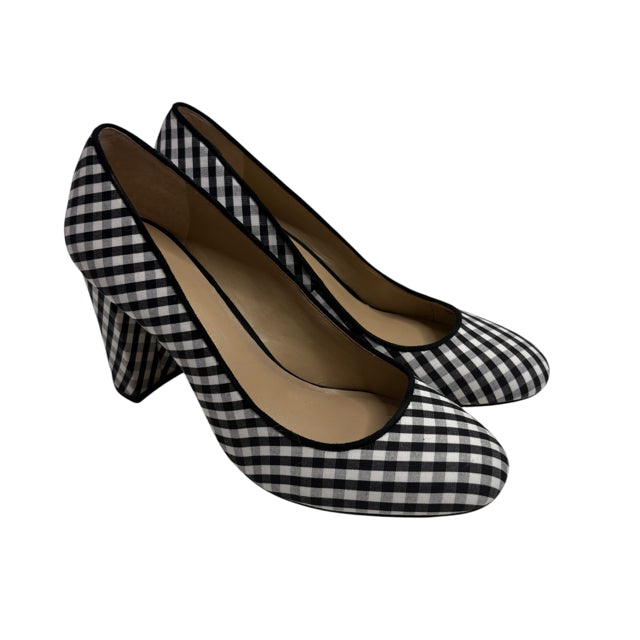 ANN T Size 9 1/2 B/W Pump SHOE