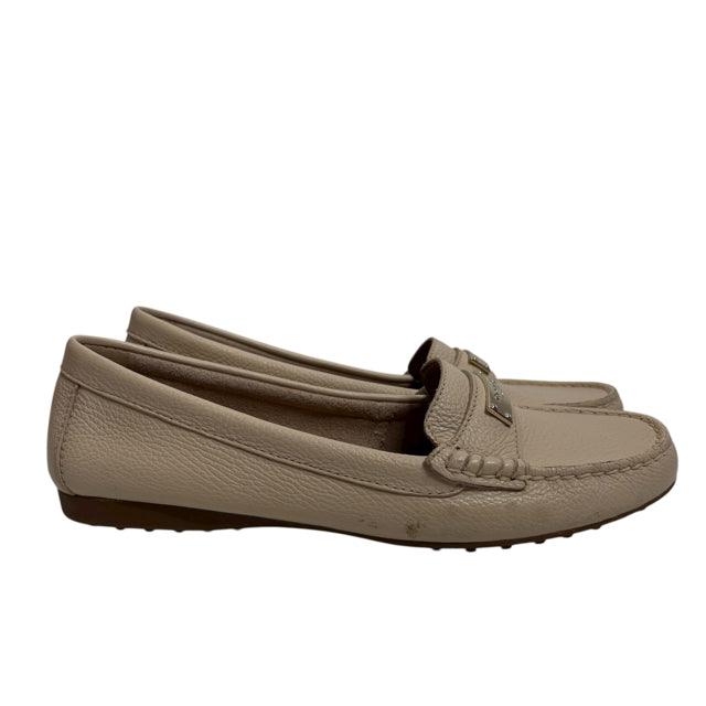 COACH Size 8 Cream Loafer Leather SHOE