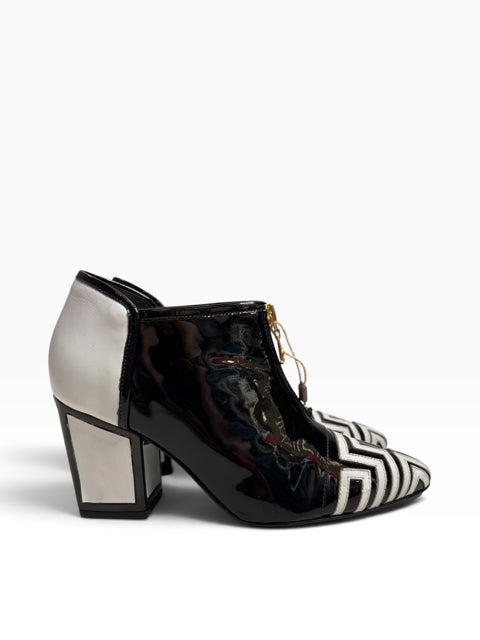 KAT MACONIE Size 6 B/W Bootie Patent Leather SHOE