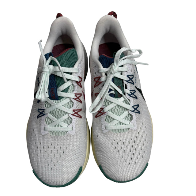 NIKE Size 7 Sneaker NWT SHOE