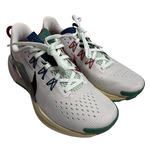 NIKE Size 7 Sneaker NWT SHOE