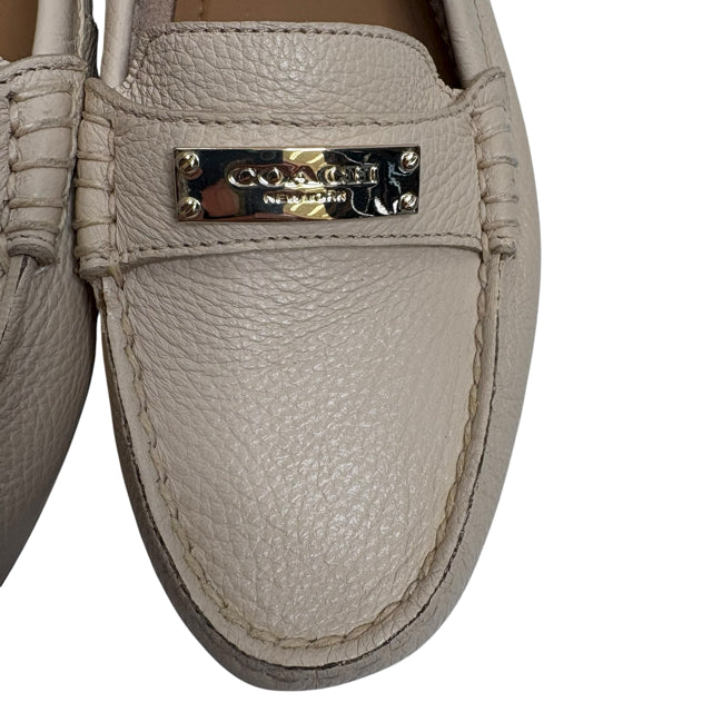 COACH Size 8 Cream Loafer Leather SHOE