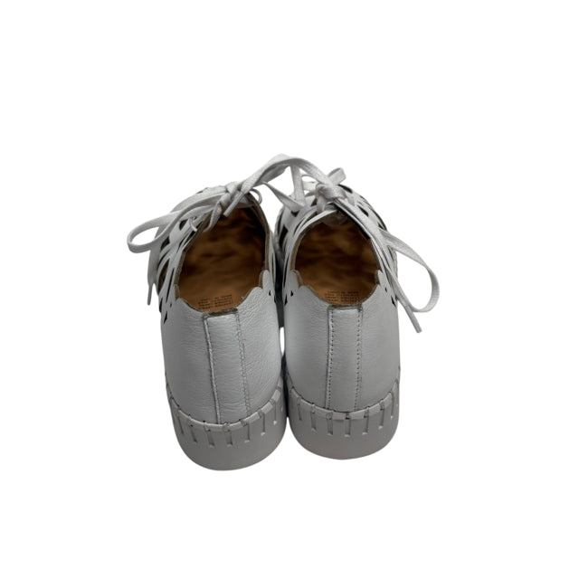 DJANGO & JULIETTE Size 40 White Sneaker Leather NWOT SHOE