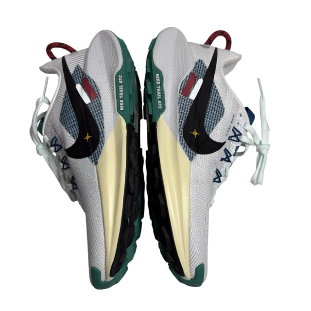 NIKE Size 7 Sneaker NWT SHOE