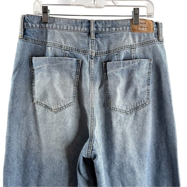 WE THE FREE Size 32 Blue JEANS