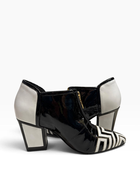 KAT MACONIE Size 6 B/W Bootie Patent Leather SHOE