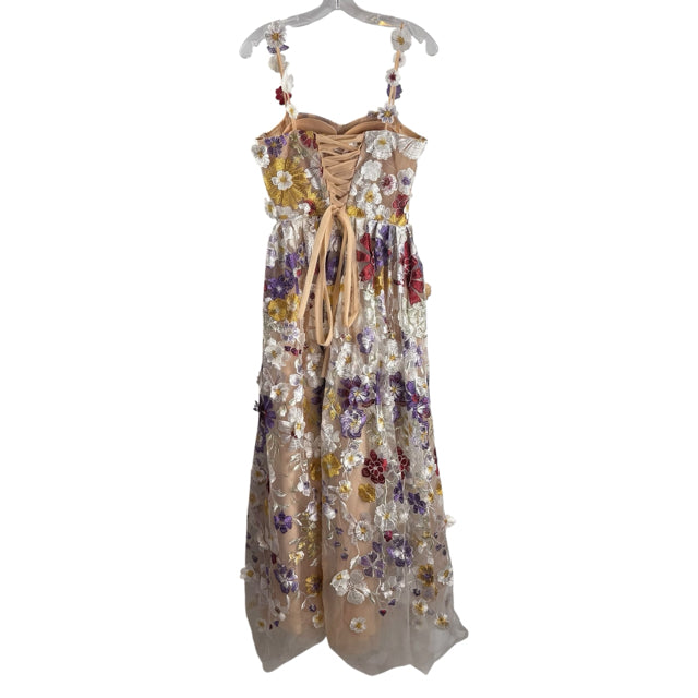 TAYTUM Size SMALL White Flower Embroidery Strappy DRESS