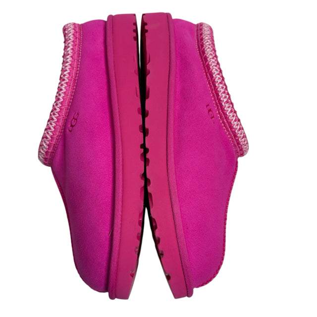 UGG Size 8 Hot Pink NWT SHOE
