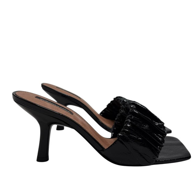 BCBG Size 9 Black Leather NWT SHOE