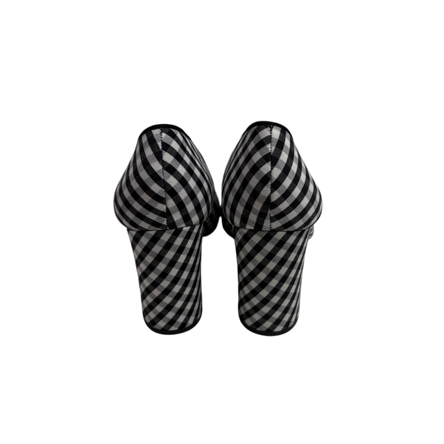 ANN T Size 9 1/2 B/W Pump SHOE