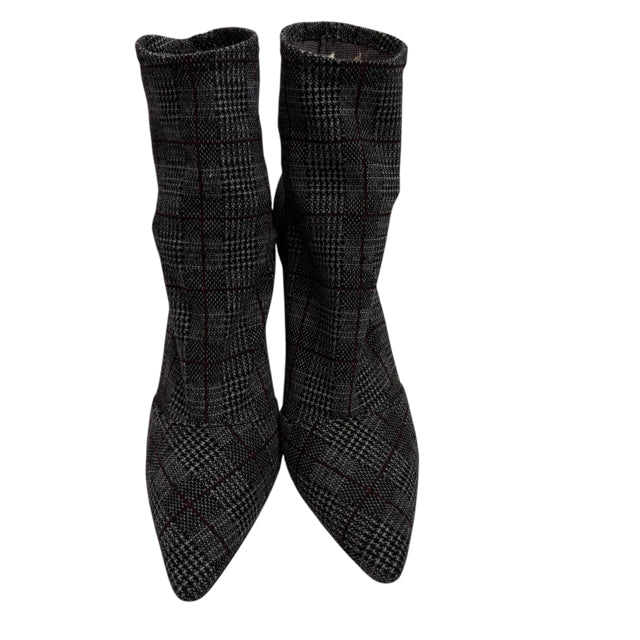 CHARLES Size 9 1/2 Gray/Black Ankle Plaid BOOT