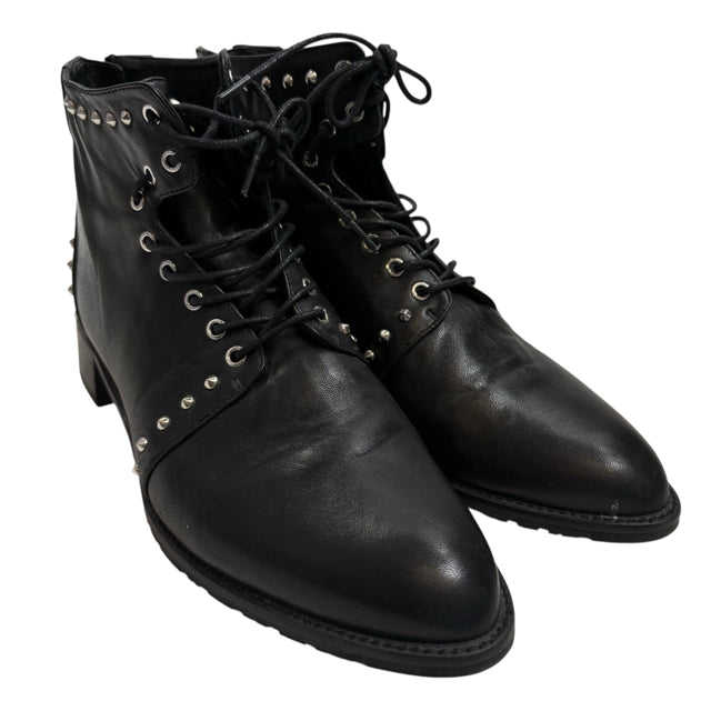 WEITZMAN Size 7 Black Laced Leather SHOE