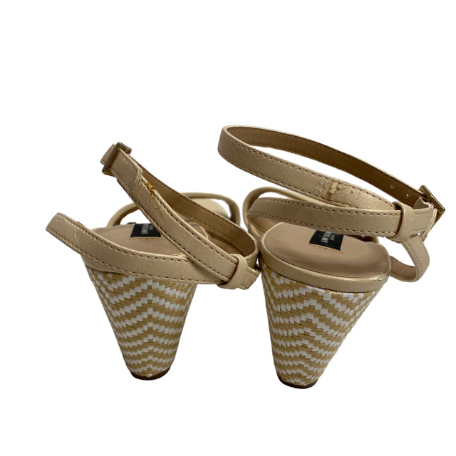 ANN TAYLOR Size 8 Beige/White Wedge Sandal Weave NWOT SHOE