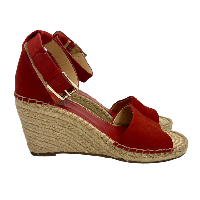 VINCE CAMUTO Size 9 Red Sandal Suede SHOE