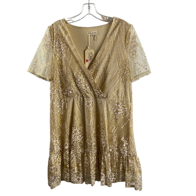SOUTHERN FRIED CHICS Size MEDIUM Gold Embellished Short Sleeve Polyester DRESS